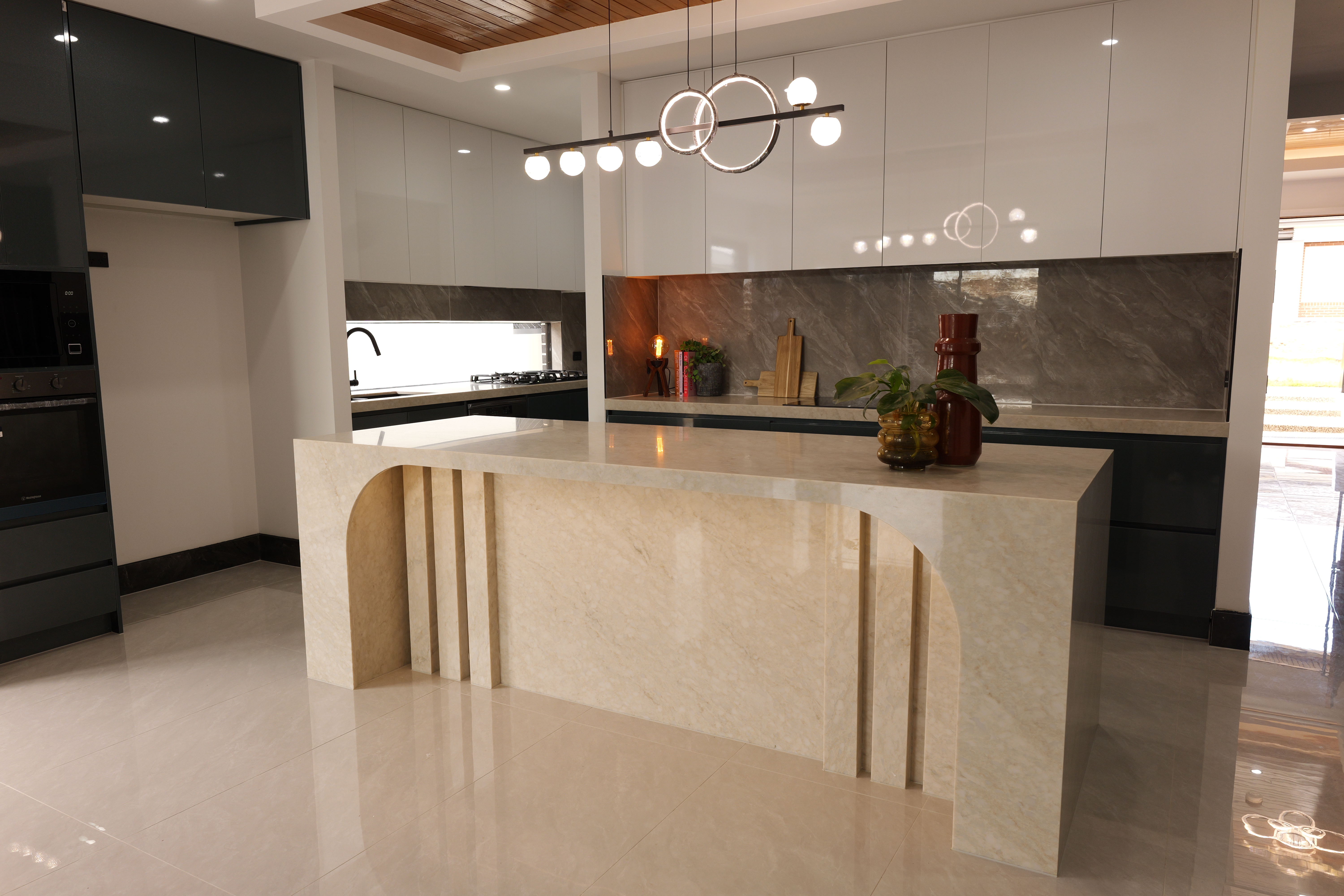 Stone Benchtops for Modern Homes: What Builders & Homeowners Should Know