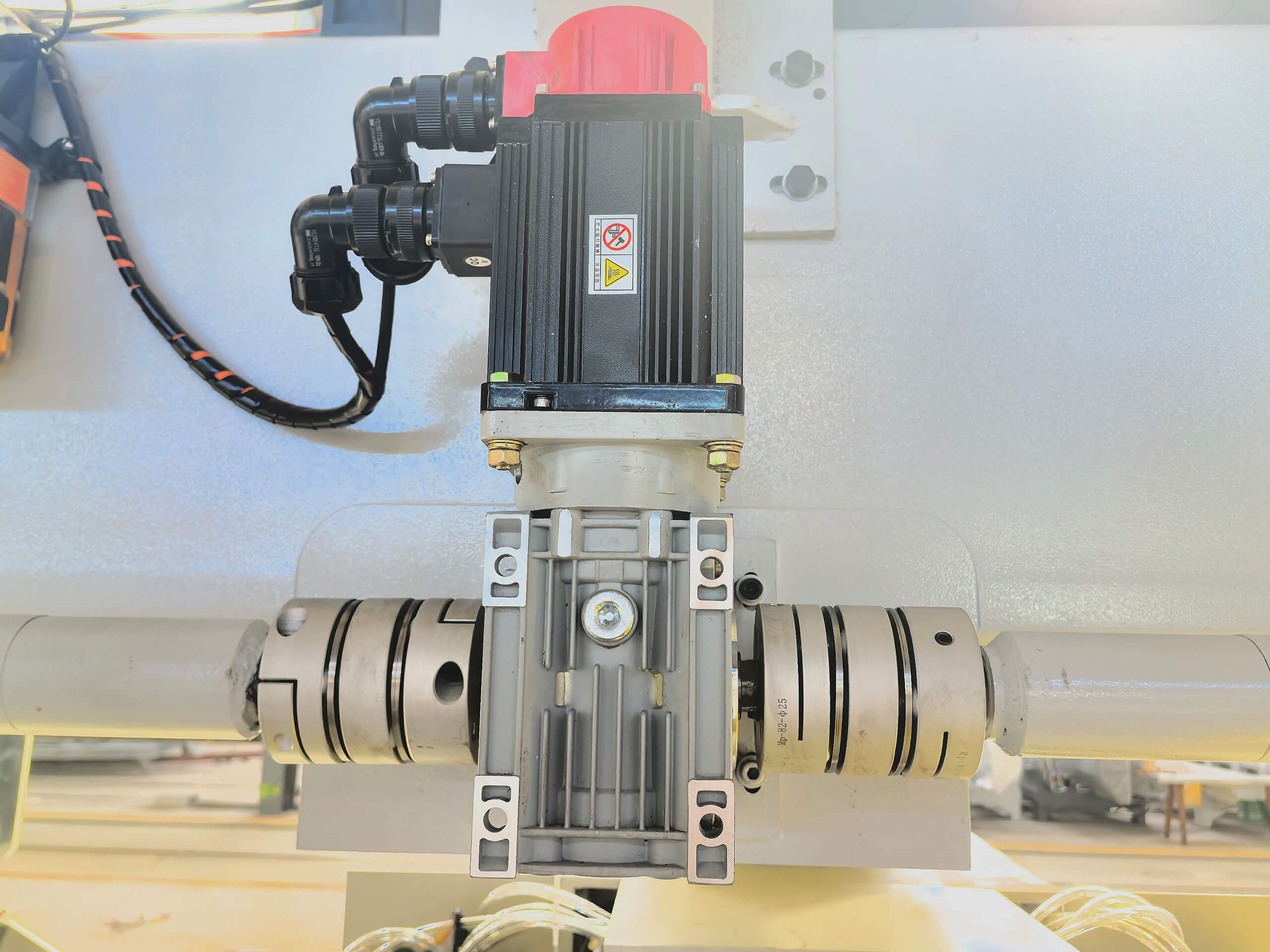 5 Axis Bridge Saw Machine